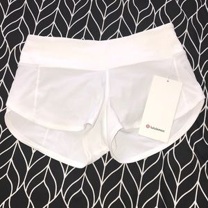Speed up LR short 2.5” lined white LULU shorts😊